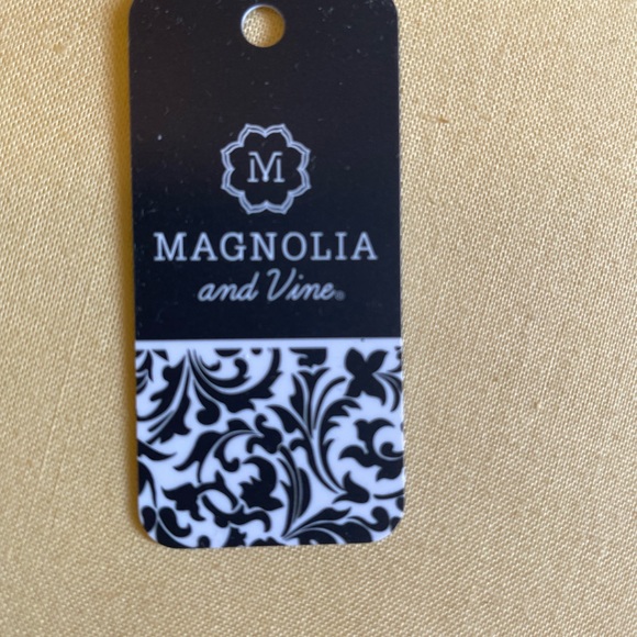 Magnolia & Vine set of three bracelets with snaps - Picture 5 of 5